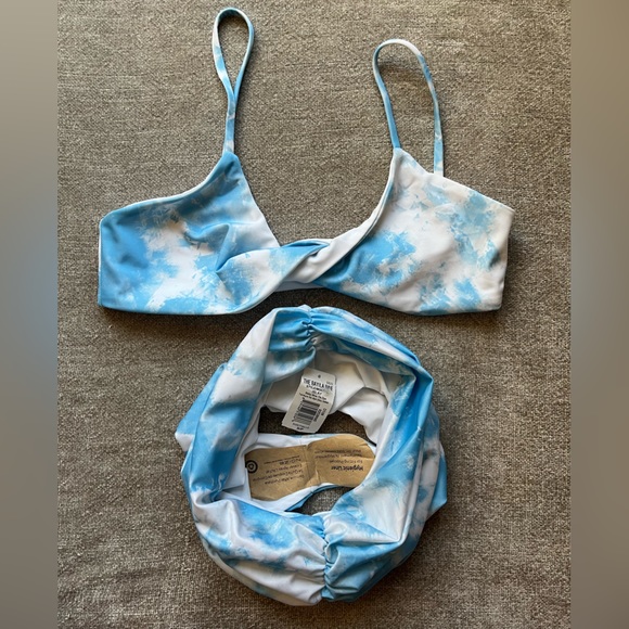 Noise High-Rise Cloud Print Bikini - Picture 2 of 5